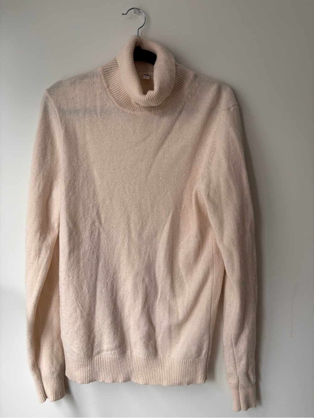Uniqlo  100% Wool Cream Turtleneck Pullover Sweater